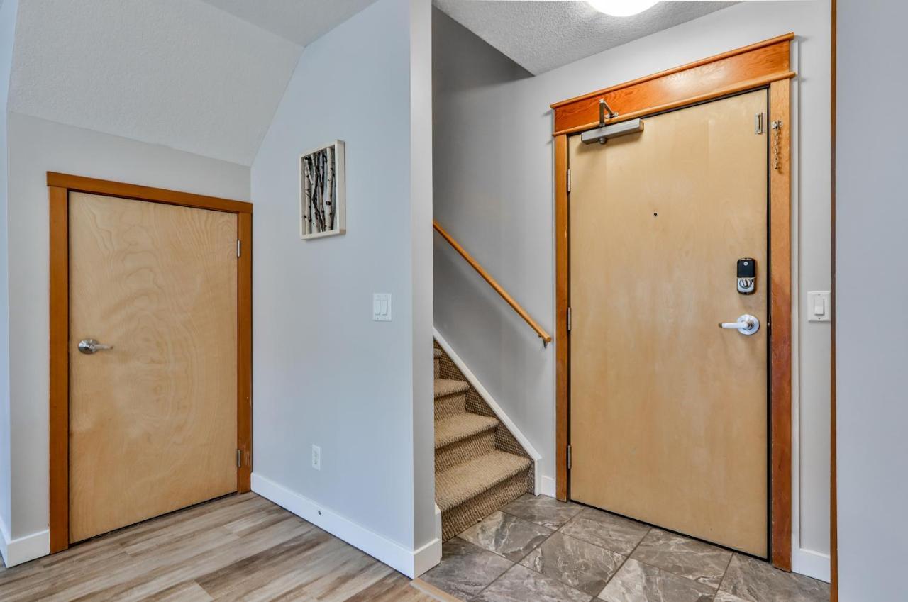 Charming 1 Bdrm Plus Loft With Views Managed By Little Sister Getaways Canmore Kültér fotó