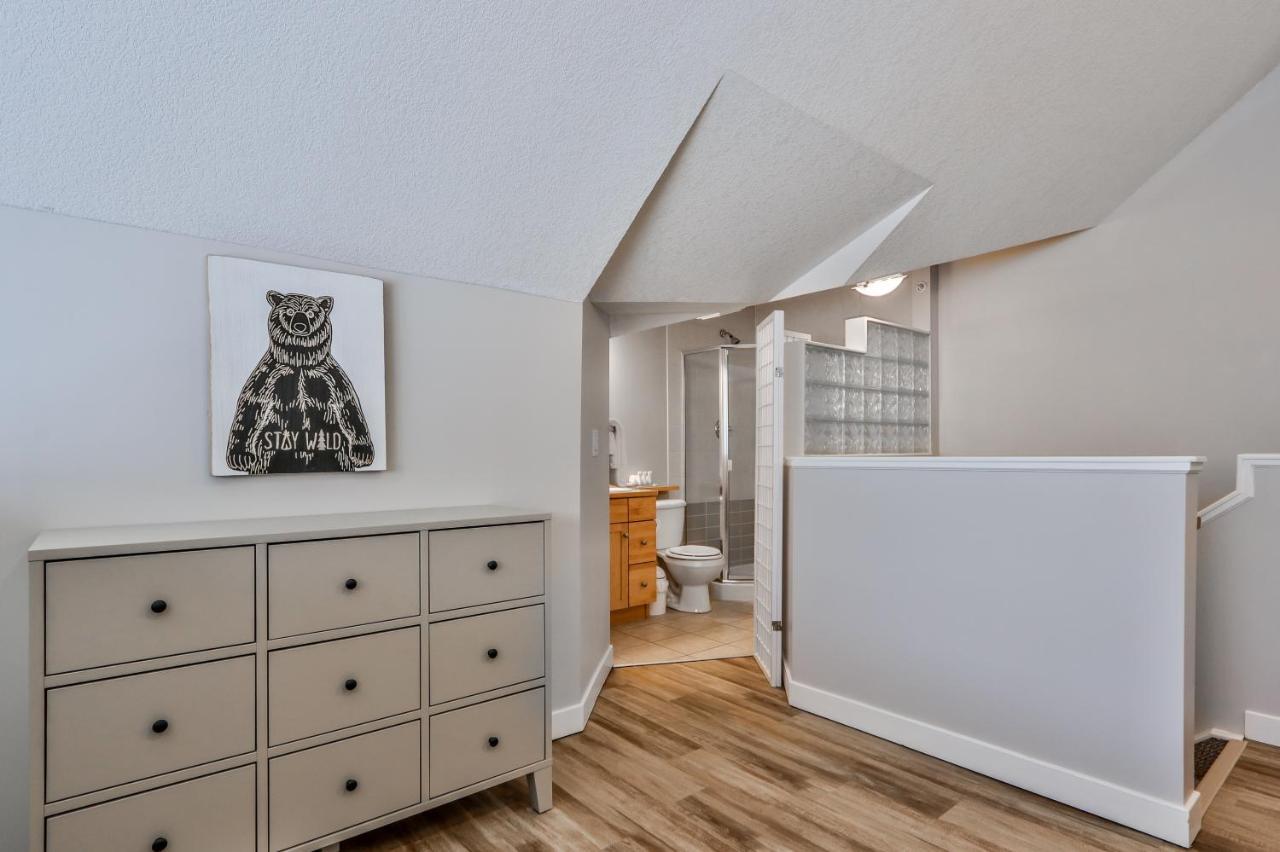 Charming 1 Bdrm Plus Loft With Views Managed By Little Sister Getaways Canmore Kültér fotó