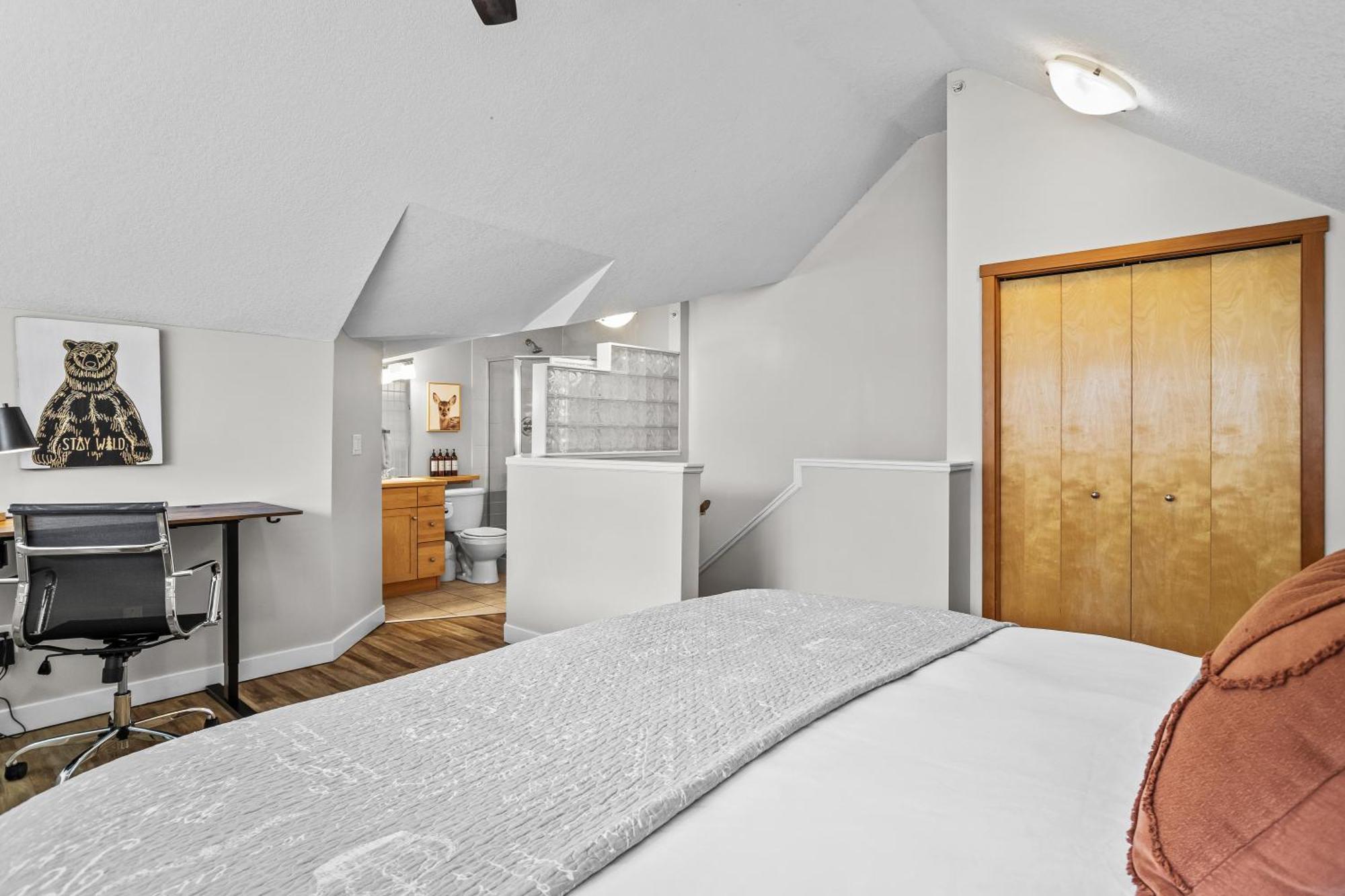 Charming 1 Bdrm Plus Loft With Views Managed By Little Sister Getaways Canmore Kültér fotó