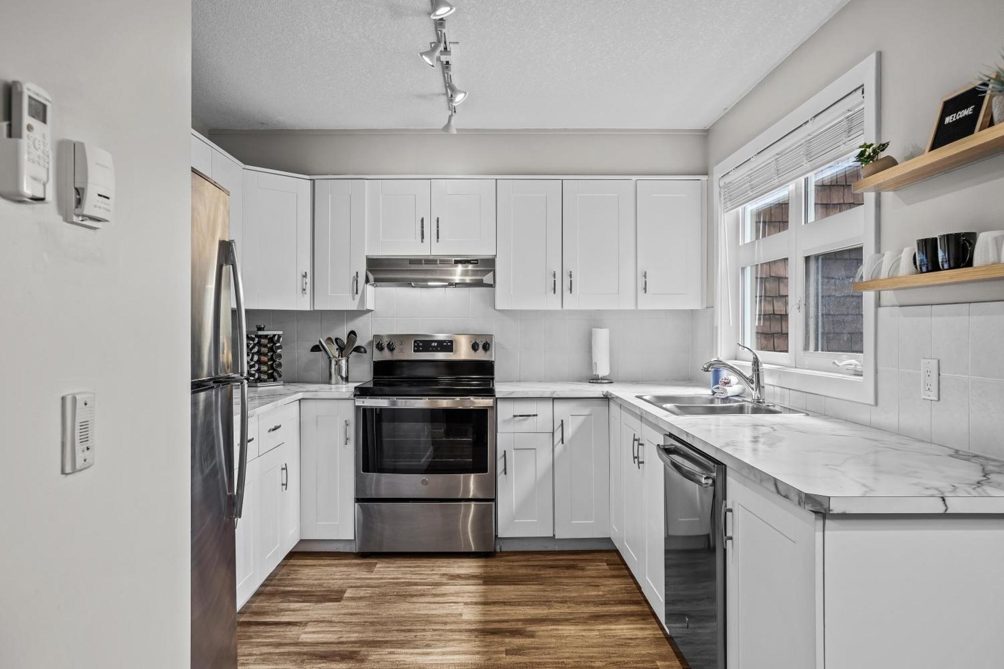 Charming 1 Bdrm Plus Loft With Views Managed By Little Sister Getaways Canmore Kültér fotó