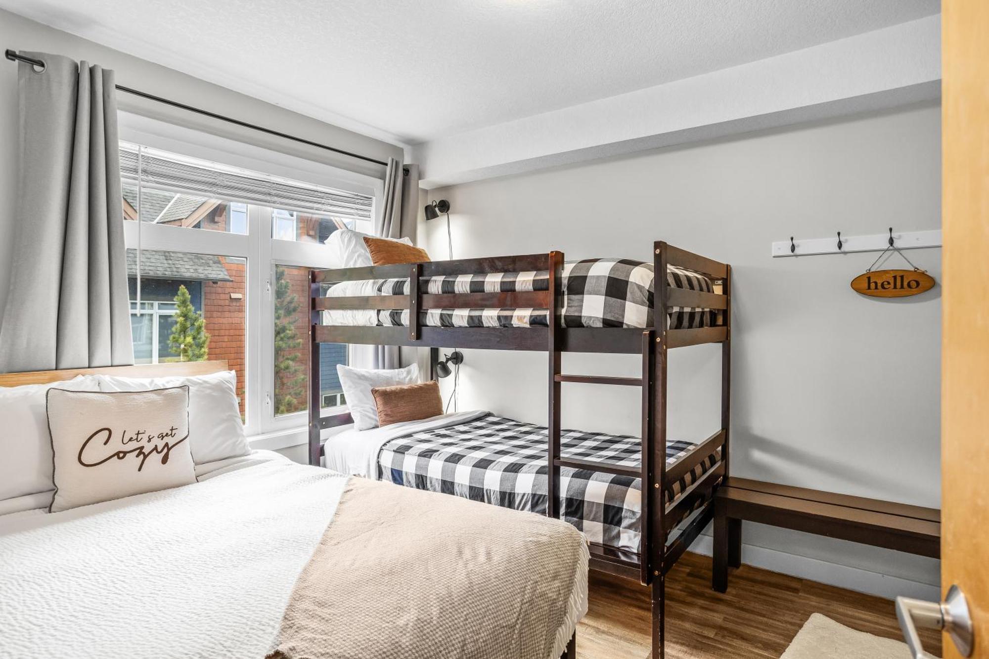 Charming 1 Bdrm Plus Loft With Views Managed By Little Sister Getaways Canmore Kültér fotó