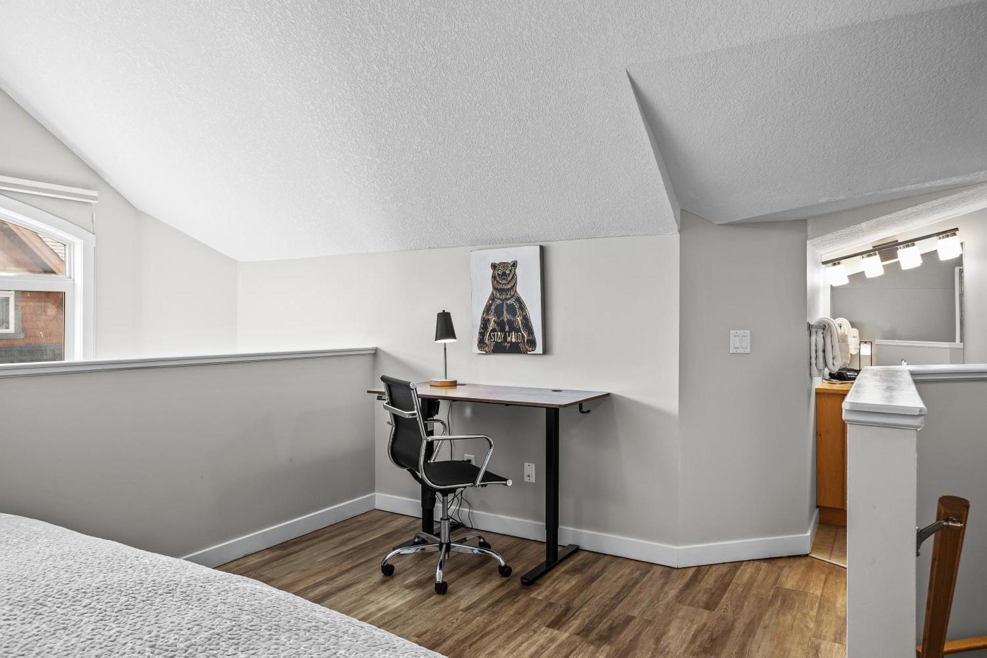 Charming 1 Bdrm Plus Loft With Views Managed By Little Sister Getaways Canmore Kültér fotó